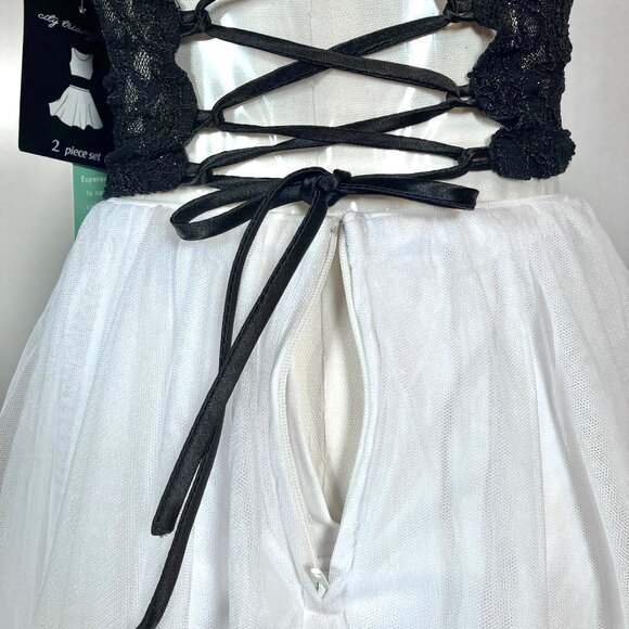 NEW Black & White Lace Plunge V-Neck Knee Length Cocktail Party Dress 1 NWT - Picture 9 of 12
